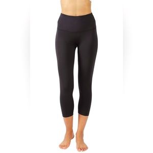 XL Yogalicious High Waist Ultra Soft Lightweight Capris - High Rise Yoga Pants